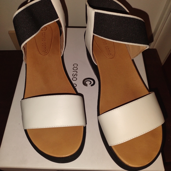 Corso Como black/white sandals size 8.5 - Picture 3 of 3